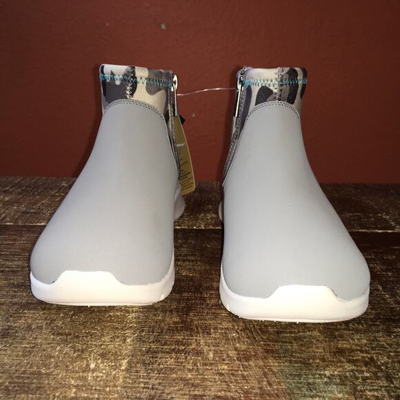 NWT Spenco Womens 6 Paddock Chelsea Ankle Boot Grey Camo Bootie Comfort - Picture 3 of 9